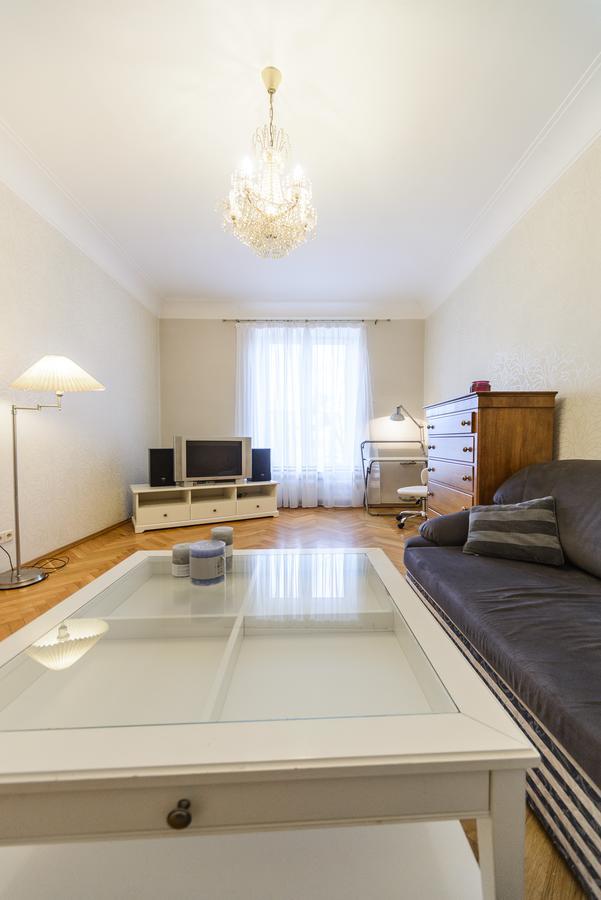 Apartment Near Olympic Stadium Kyiv Exterior photo